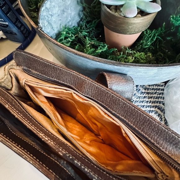 Authentic Vintage Gucci Crossbody/Shoulder bag - Picture 8 of 15